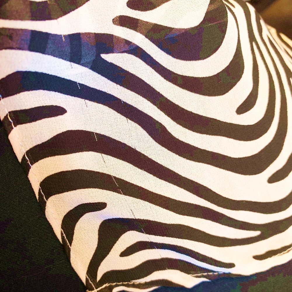 VICTORIA'S SECRET PINK & BLACK ZEBRA SHEER RUFFLE NIGHTIE/TOP - SMALL! - Picture 9 of 9